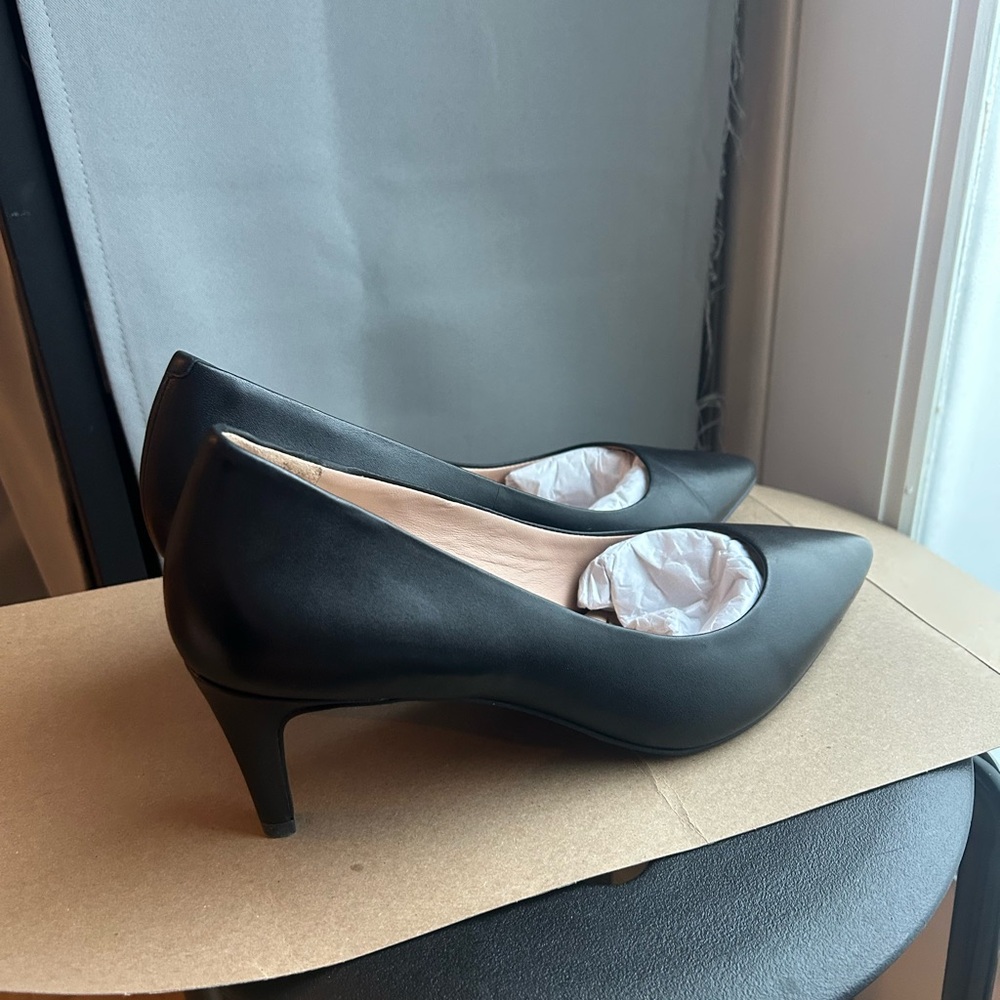 Cole Haan Vandam Leather Pumps 10.5b waterproof pointed toe